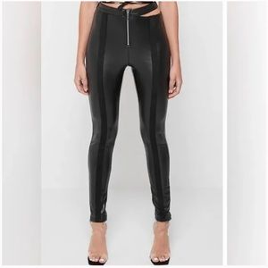 Maniere de voir Cut Out Vegan Leather Leggings - Black